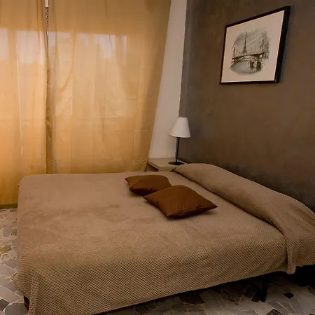 Riviera فندق