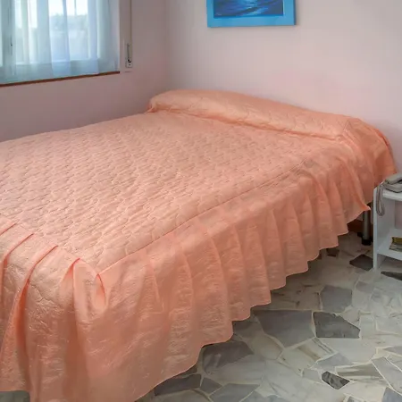 Отель Riviera 2*