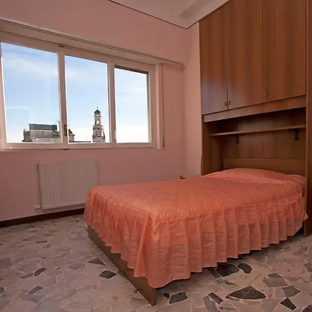 Riviera Hotel 2*