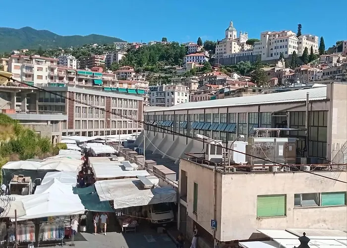 Riviera Готель