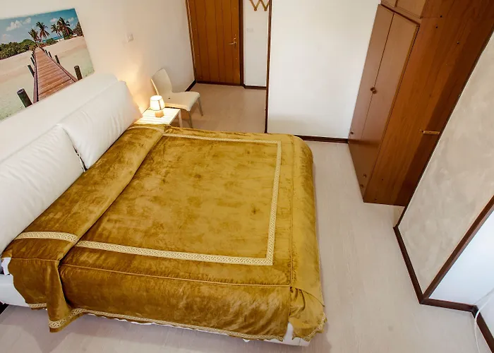 Riviera Готель