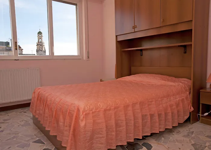 Riviera Готель