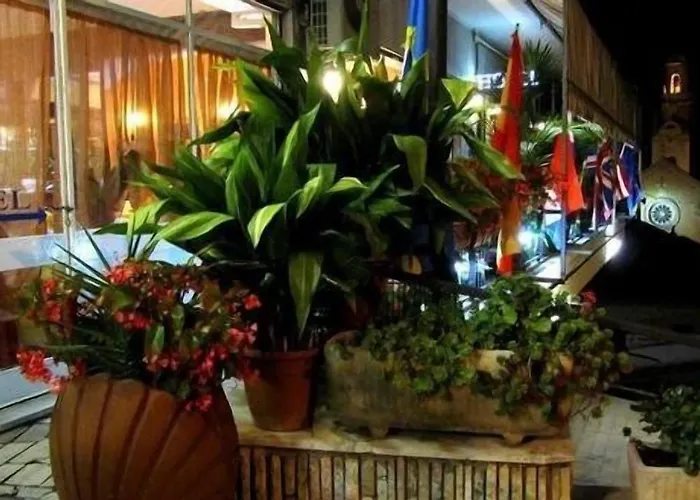 Готель Riviera 2*